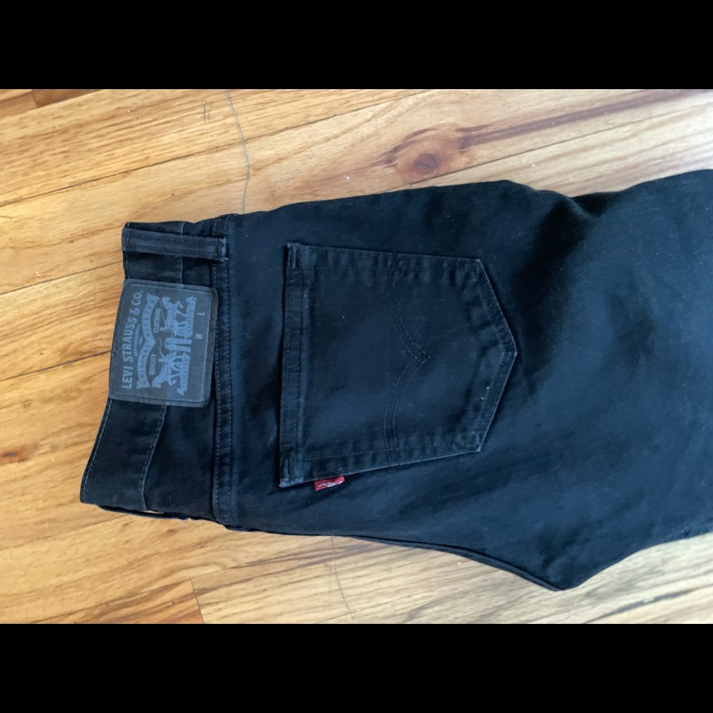 Black vintage ripped Levi’s